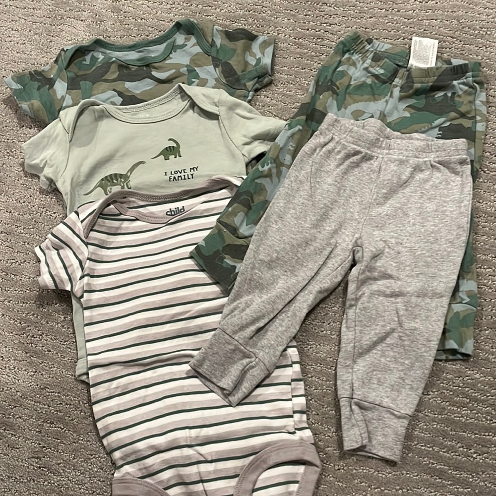 5-piece Baby Boy Green & Grey Dino Layette Set